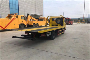 新邵非事故拖车