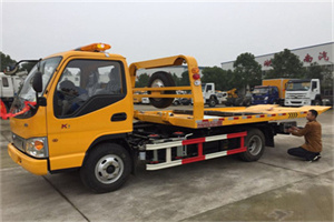 新邵哪里有拖车服务